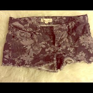 Gray cut off floral shorts